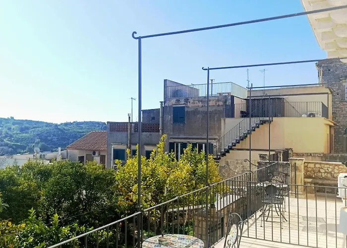 Le Dimore Di Giulia Con Giardino Отель типа 