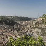 아파트 Le Dimore Di Giulia Con Giardino