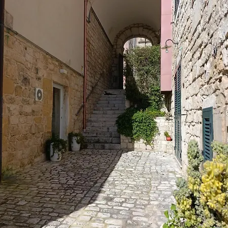 Le Dimore Di Giulia Con Giardino 아파트 *