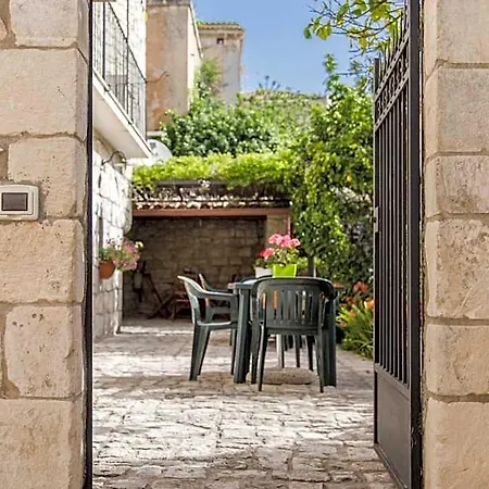 Le Dimore Di Giulia Con Giardino
